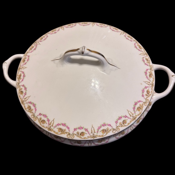 Vintage B&C Co. Limoges France Floral and Gold Scroll Covered Vegetable Dish - Picture 7 of 10